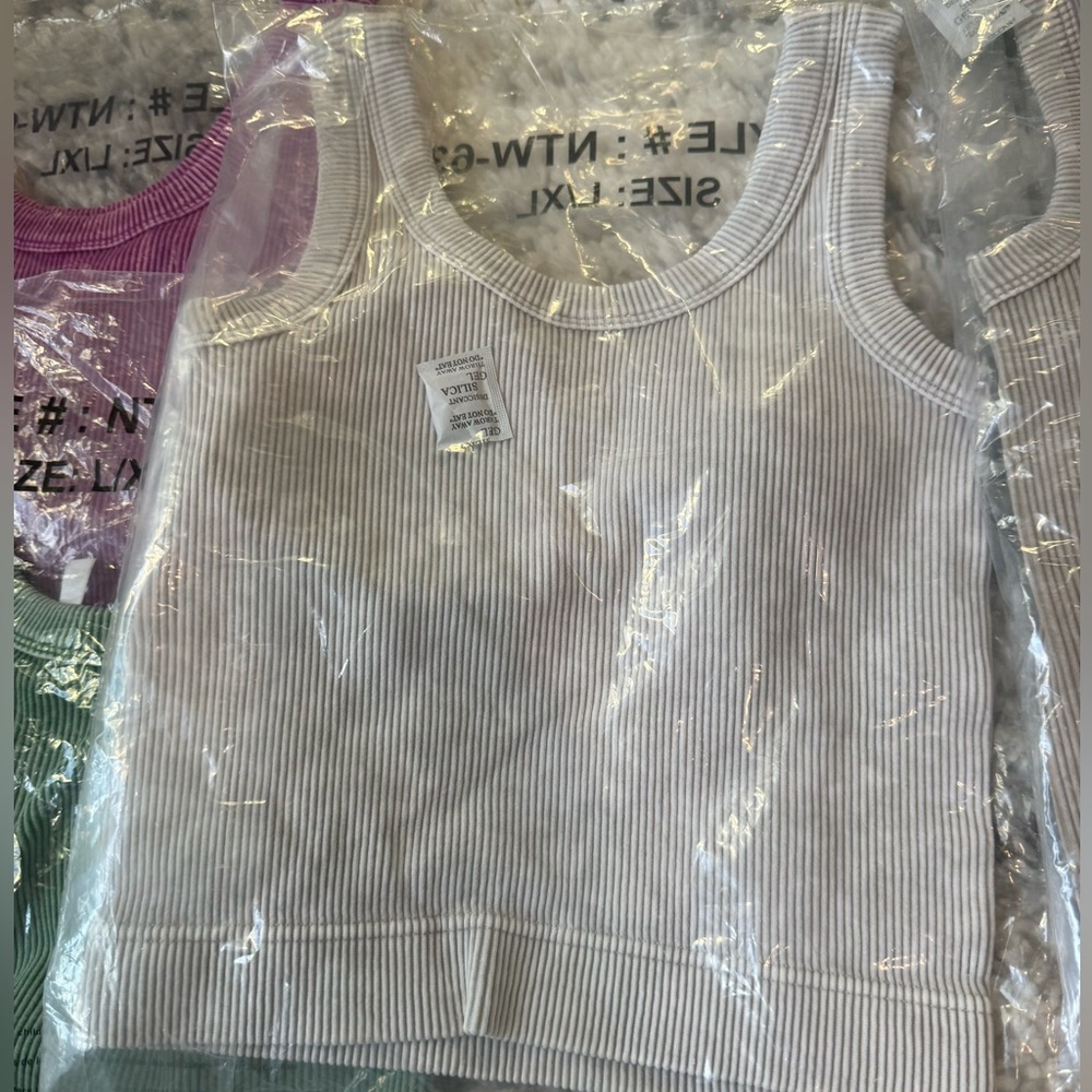 LOT of 6 Zenana Square Neck Crop Tank w/ Removable Bra Pads L/XL - Picture 4 of 7
